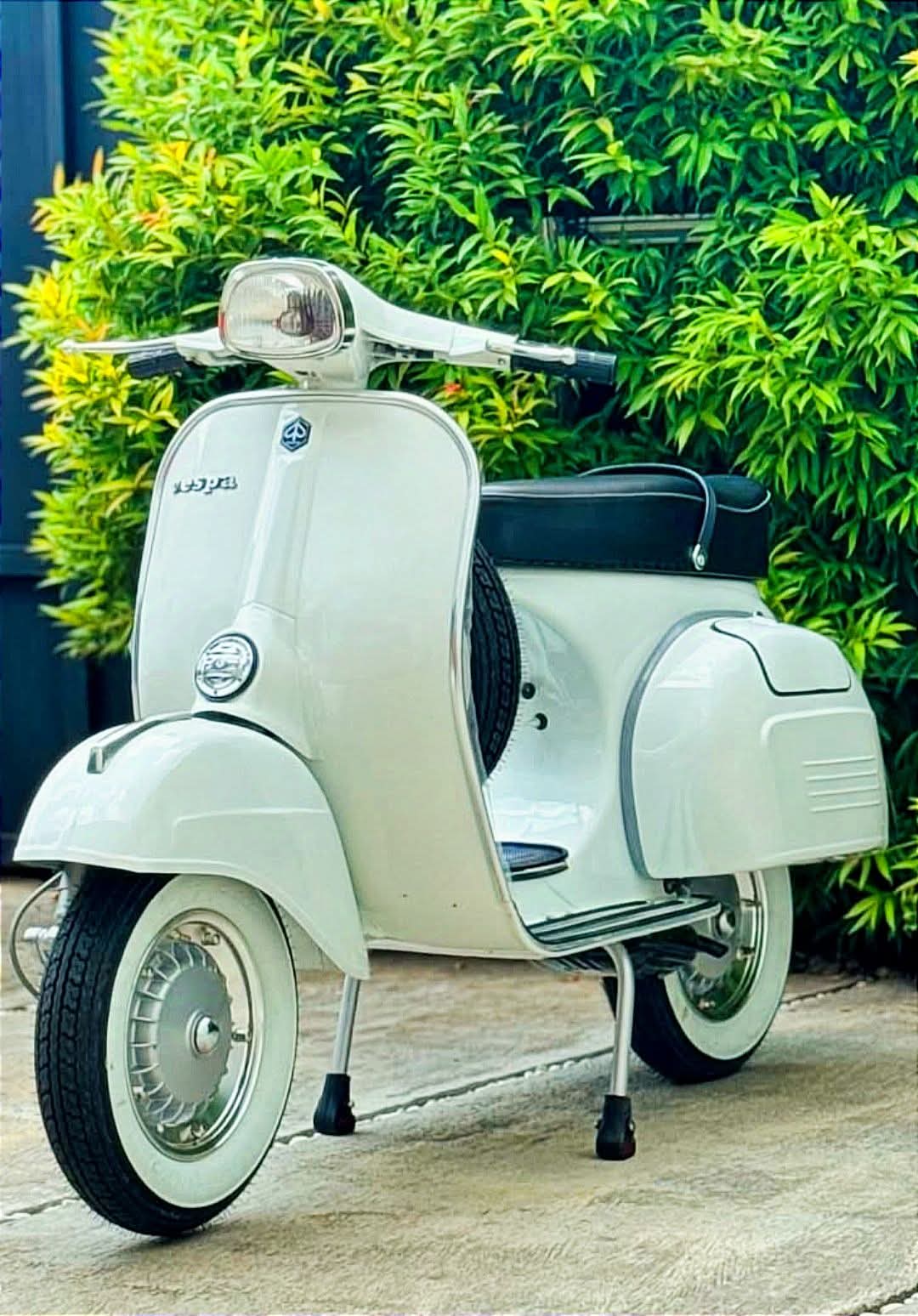Classic White Vespa - Fully Restored
